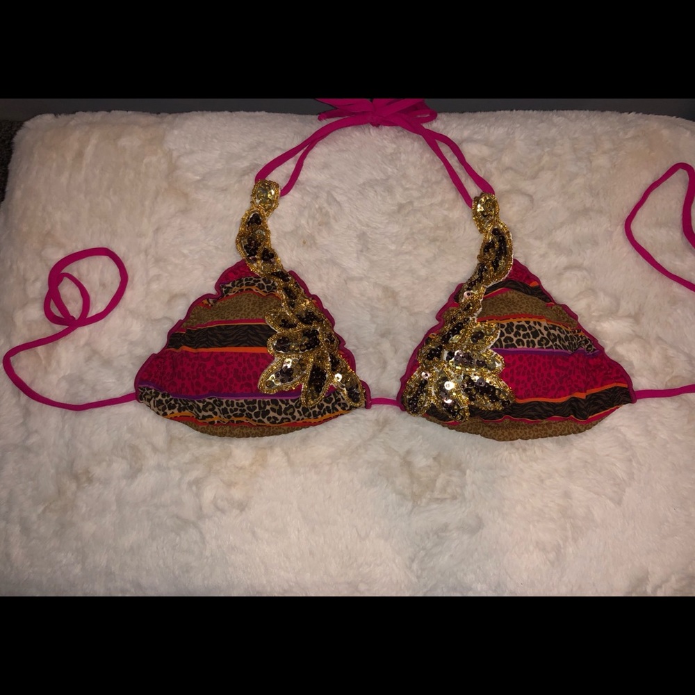 Designer “Mar de Rosas” bikini top